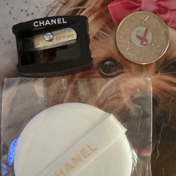 Bundle of Chanel sharpener &  Powder puff - New - Picture 3 of 4